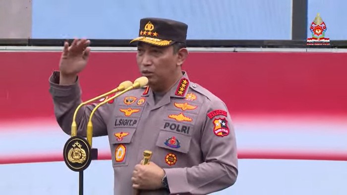 Kapolri Jenderal Listyo Sigit Prabowo dalam konferensi pers, Jumat (14/10/2022)