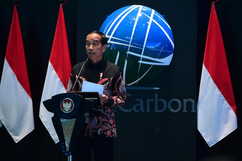 Presiden Joko Widodo meluncurkan Bursa Karbon Indonesia dalam acara yang digelar di Main Hall Bursa Efek Indonesia, Jakarta, pada Selasa, 26 September 2023. - foto presidenri.go.id