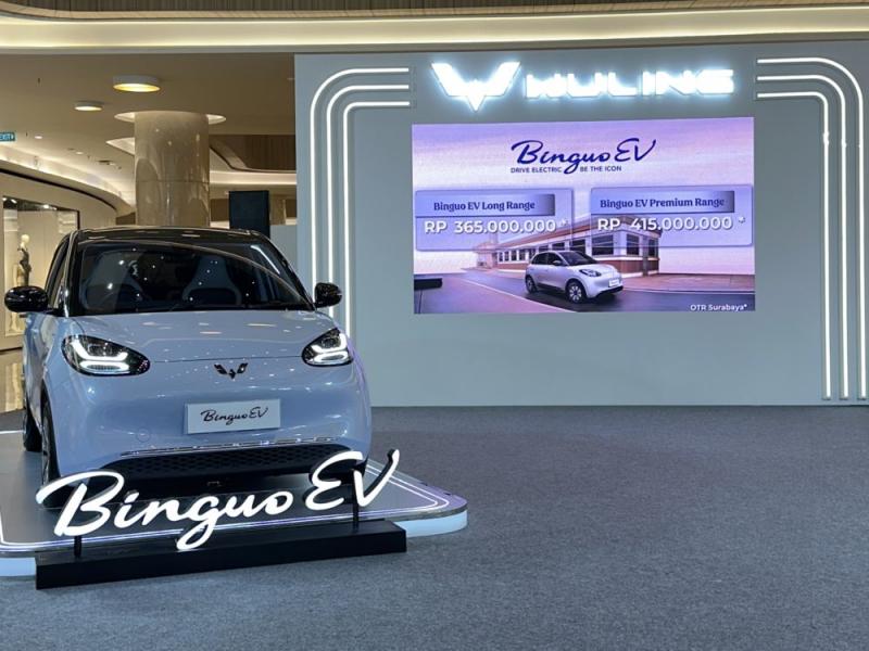 Wuling resmi meniagakan Binguo EV di Surabaya seharga Rp365 juta untuk Long Range dan Rp415 juta untuk Premium Range.